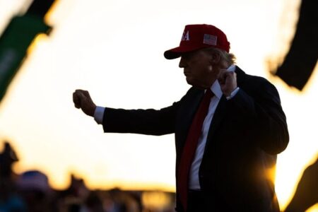 Рейтинг Трампа впав до найнижчого рівня за час його президентства