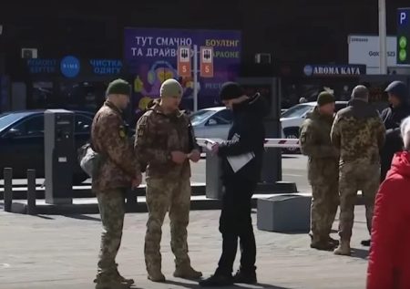 Через бусифікацію та корупцію: до Ради внесли закон – заборонити ТЦК перевірку документів