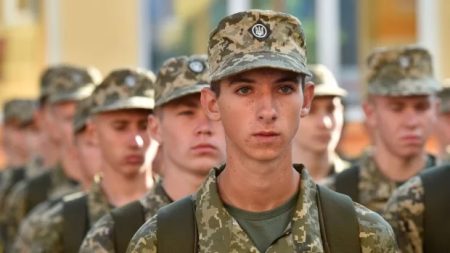 Мобілізаційний вік хочуть знизити: ТЦК готує нові списки молоді – ким зацікавляться