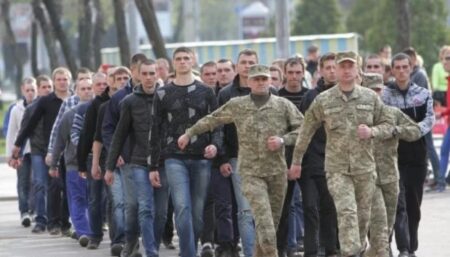 Військовий облік юнаків до 25 років: чи мають право оштрафувати