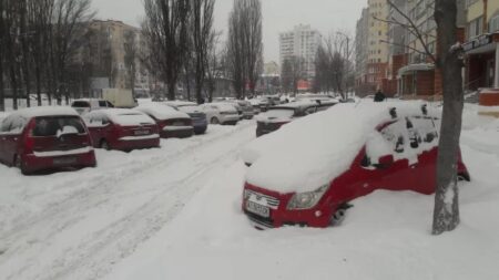 Арктичний холод та потужні снігопади: українців попередили про екстремальну зиму