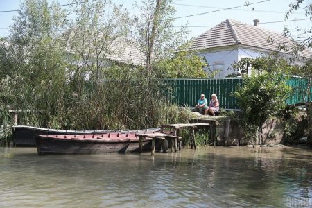 Україна в мініатюрі: у NYT розповіли, як живе містечко, в якому зникли чоловіки призовного віку