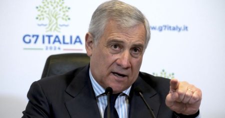 Голова МЗС Італії висміяв «епохальні успіхи» Росії на фронті