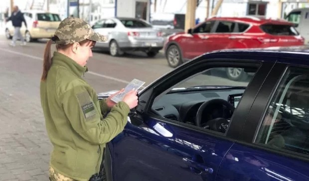 США розпочали масову депортацію українців: перших вже відправили додому