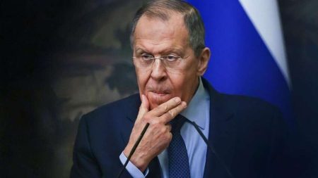 Лаврову прогнозують темне майбутнє: чому його може “прибрати” Путін