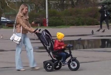 Не всім дадуть: у Кабміні пояснили, кому платитимуть 50 тисяч гривень при народженні дитини