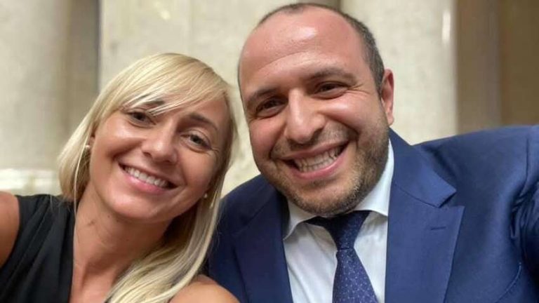 Кого Безугла шалено вимагає у відставку