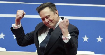 Акціонери Tesla схвалили рекордний пакет виплат Ілону Маску на трильйон доларів