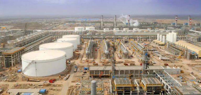 Найбільший НПЗ Індії відновив закупівлю російської нафти – ЗМІ