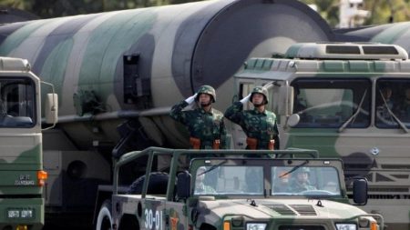 Китай міг завантажити понад 100 міжконтинентальних ракет у шахти, – Reuters