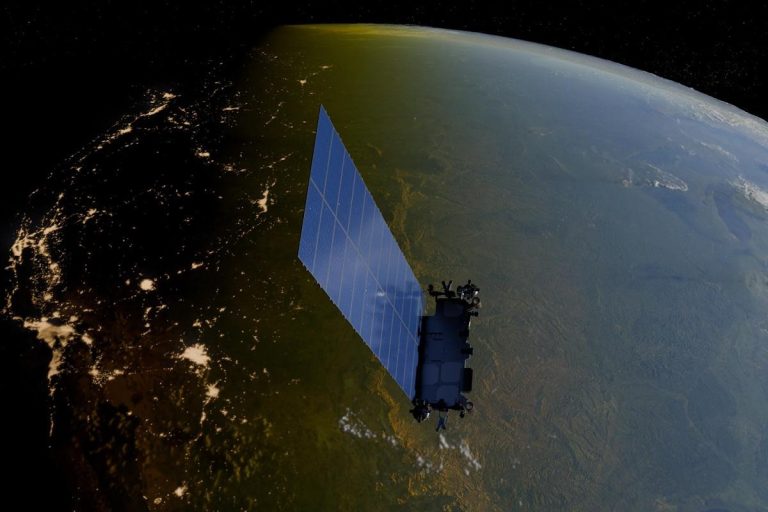 Один із супутників Starlink розвалився на шматки через “аномалію”