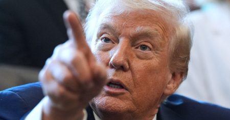 Трамп наказав створити на Місяці постійну базу США із ядерним реактором