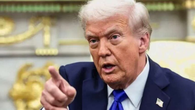 Голова апарату Білого дому порівняла Трампа з алкоголіком