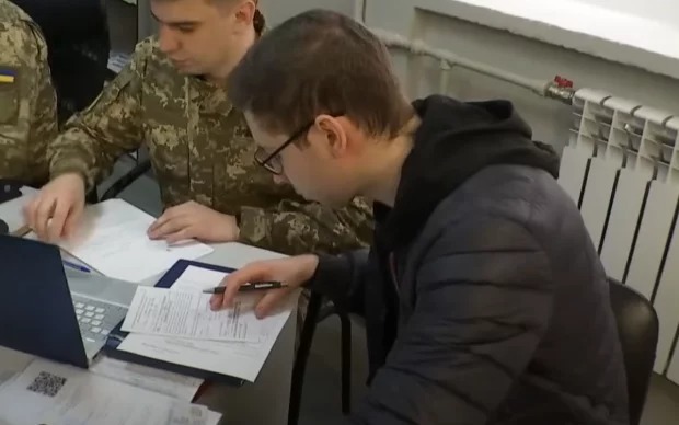 Взяття на облік ТЦК 17-річних юнаків: що зміниться з січня 2026 року