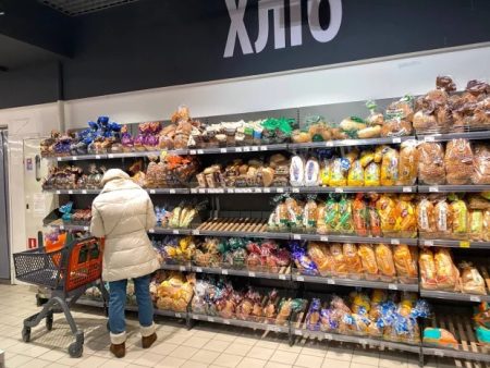 Українці масово переходять на простий хліб: все менше хто може дозволити собі випічку