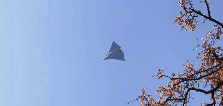 Нечувані темпи: Китай підняв у небо вже третій прототип винищувача-бомбардувальника 6-го покоління