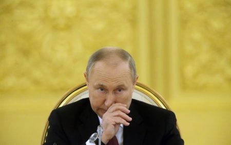 Під час “прямої лінії” з Путіним не соромлячись засвітили двійника, – ЦПД