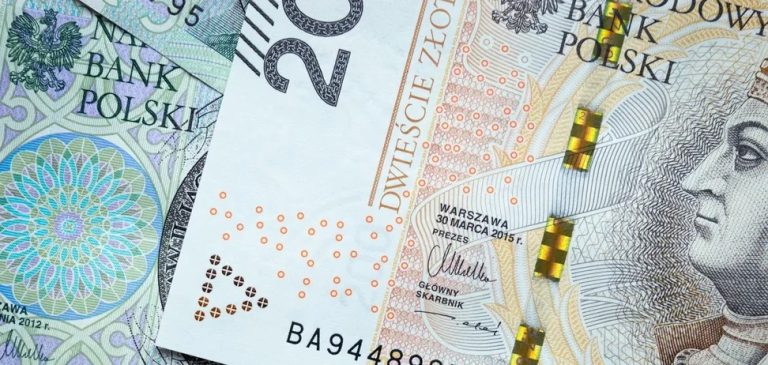 Українців у Польщі можуть оштрафувати на величезну суму: кому слід бути обережним