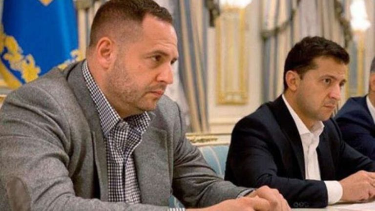 Зеленський спілкується з Єрмаком щовечора в Конча-Заспі: реакція з ОП