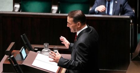 Сікорський жорстко звернувся до Маска: що схвилювало польського міністра