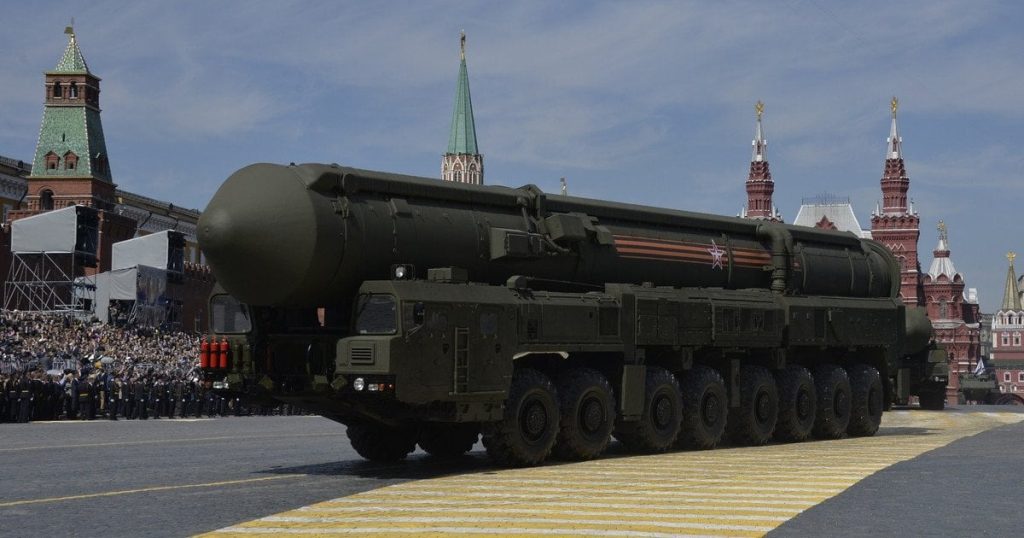 РФ вгатила по Україні “Орешніком”: що відомо про ракету, якою Путін залякує світ
