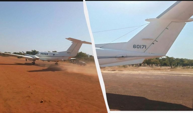 Жителі одного із сіл в Гані захопили розвідувальний літак США King Air B200