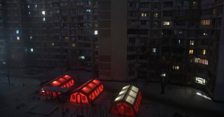 До 20 годин без світла щодня: експерт оцінив, коли ситуація у Києві трохи покращиться