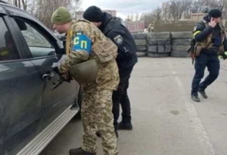 ТЦК почали допомагати ухилянтам: за гроші переправляли за кордон