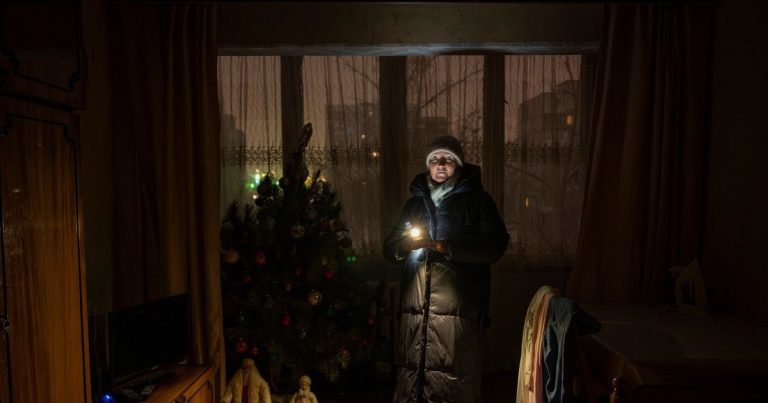 Графіки скасували: в Україні запроваджують аварійні відключення