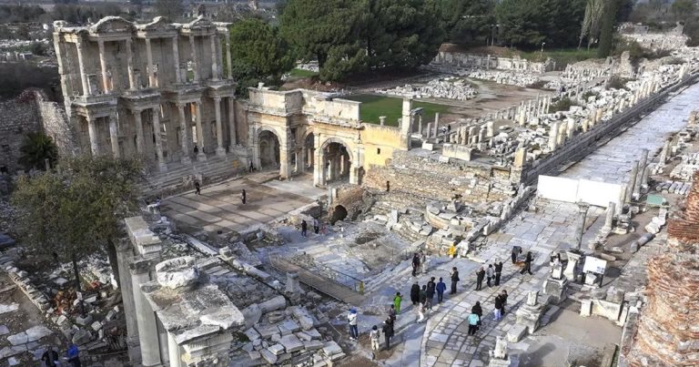 У Туреччині археологи знайшли унікальні артефакти I століття нашої ери (фото)