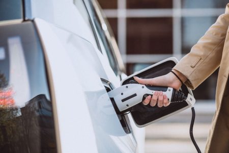 Електрокари домінують у рейтингу найпопулярніших нових авто у грудні