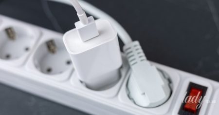 Скільки електроенергії “з’їдають” ноутбук, роутер і смартфон: реальні цифри