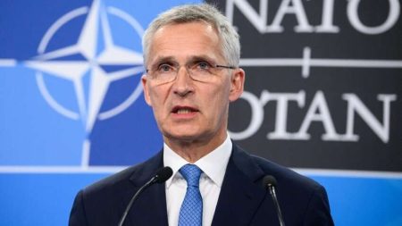 Як зупинити Путіна: ексгенсек НАТО дав пораду світовим лідерам