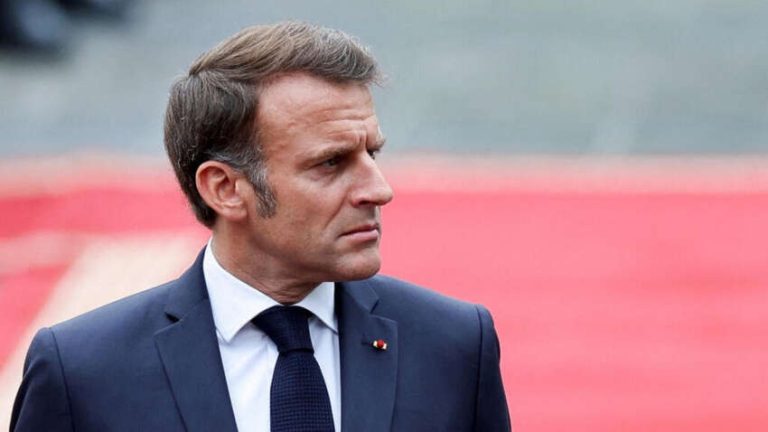 Франція затримала тіньовий танкер РФ: Макрон розповів деталі