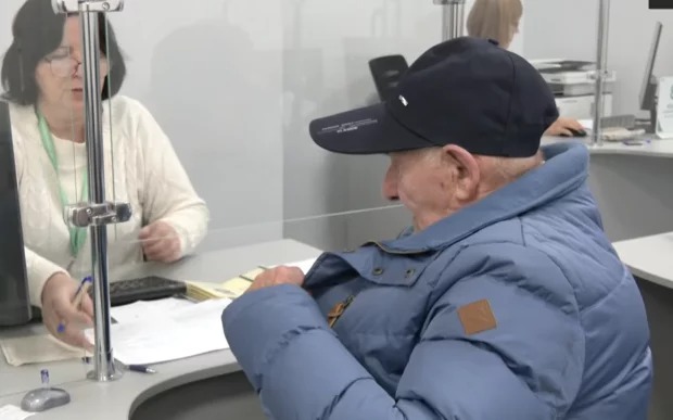 Пенсіонерів поділили на касти: чому одним додали тисячі, а іншим – копійки