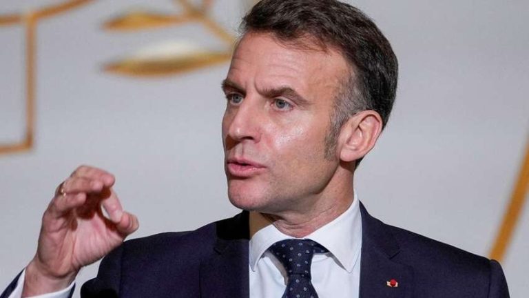 Франція готова воювати проти США: куди Макрон відправляє війська