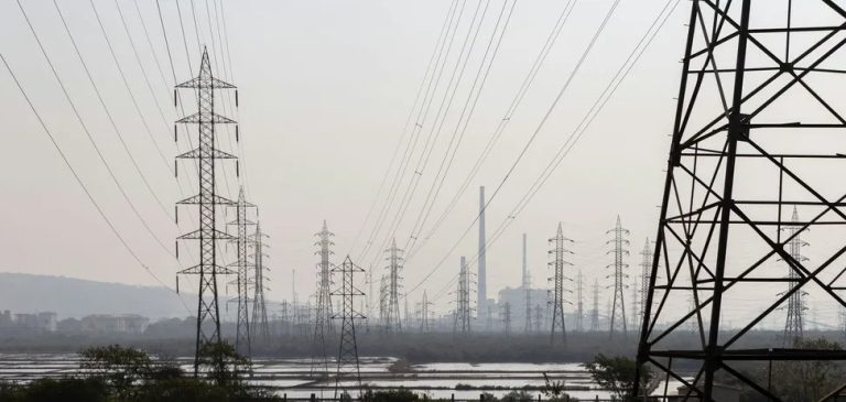 Тариф на електроенергію в Україні з січня: скільки коштуватиме кВт*год