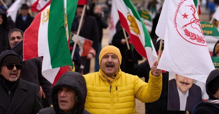 Революційні протести в Ірані: чи є загроза режиму