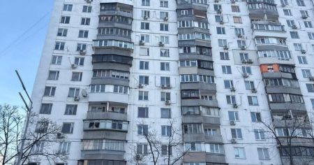Крижаний полон на Русанівці у Києві: 13 днів без опалення перетворили багатоповерхівку на морозильник