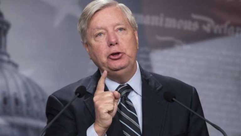 У США пригрозили Верховному лідеру Ірану та натякнули на його втечу до Росії