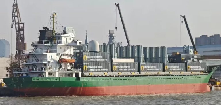 Запуск дронів з палуби: Китай перетворює вантажні судна на “авіаносці”