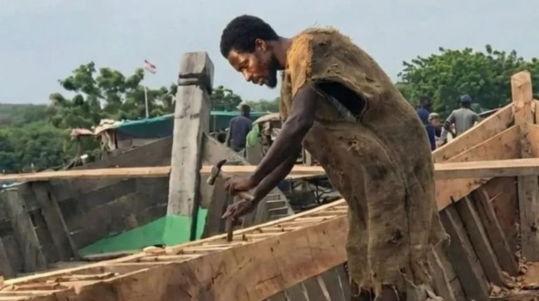 Мерседес замість ковчега: у Гані затримали пророка, який передрікав потоп на Різдво