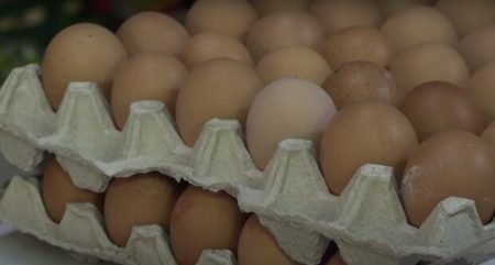 Яйця по 150 гривень за десяток: нові ціни змусять відмовитись від ключового продукту