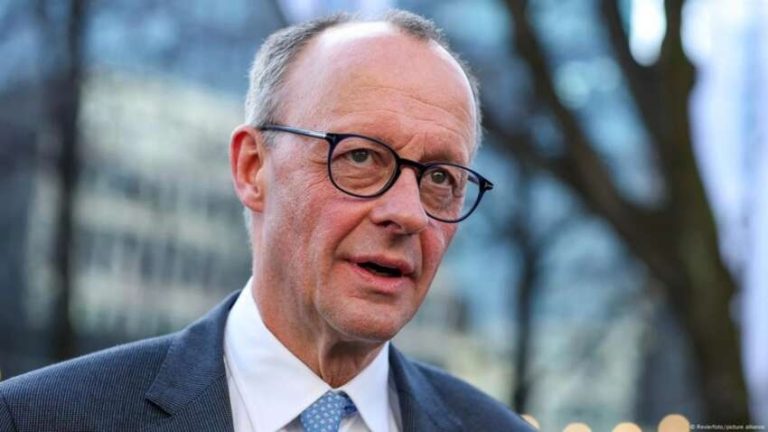 Повинні проходити військову службу: Мерц різко висловився про українських чоловіків у Європі