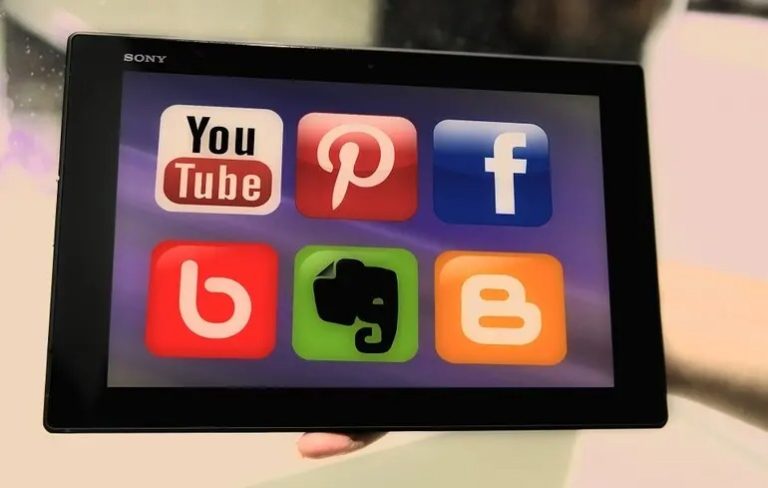 Meta і YouTube підозрюють у формуванні залежності у молоді — Цукерберга викликали до суду