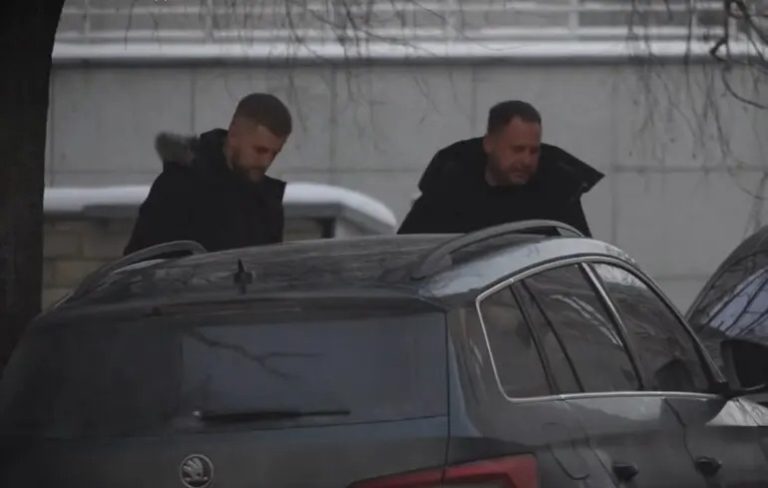 Єрмак після звільнення з ОП продовжує користуватися державною охороною — Железняк