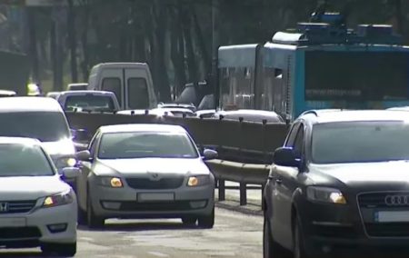 Водії готуйте гроші: Мінекономіки розширило список авто, з яких платять “податок на розкіш”