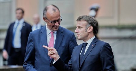 Мерц веде таємні переговори з Макроном щодо “ядерної парасольки” – Bloomberg
