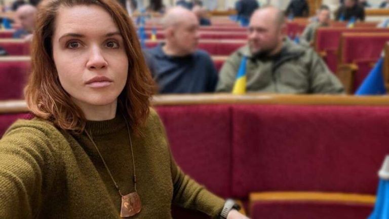 Скандал у Раді: Безугла заявила про конфлікт з Тарутою під час гімну