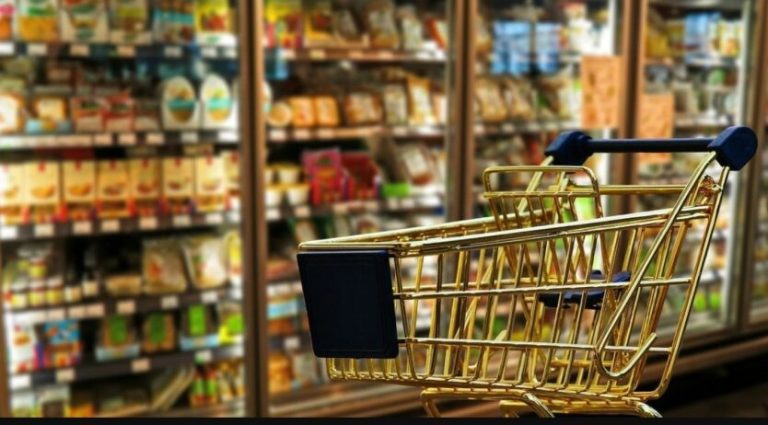 Яйця по 80 та бензин по 60: українців попередили про різкий стрибок цін у лютому